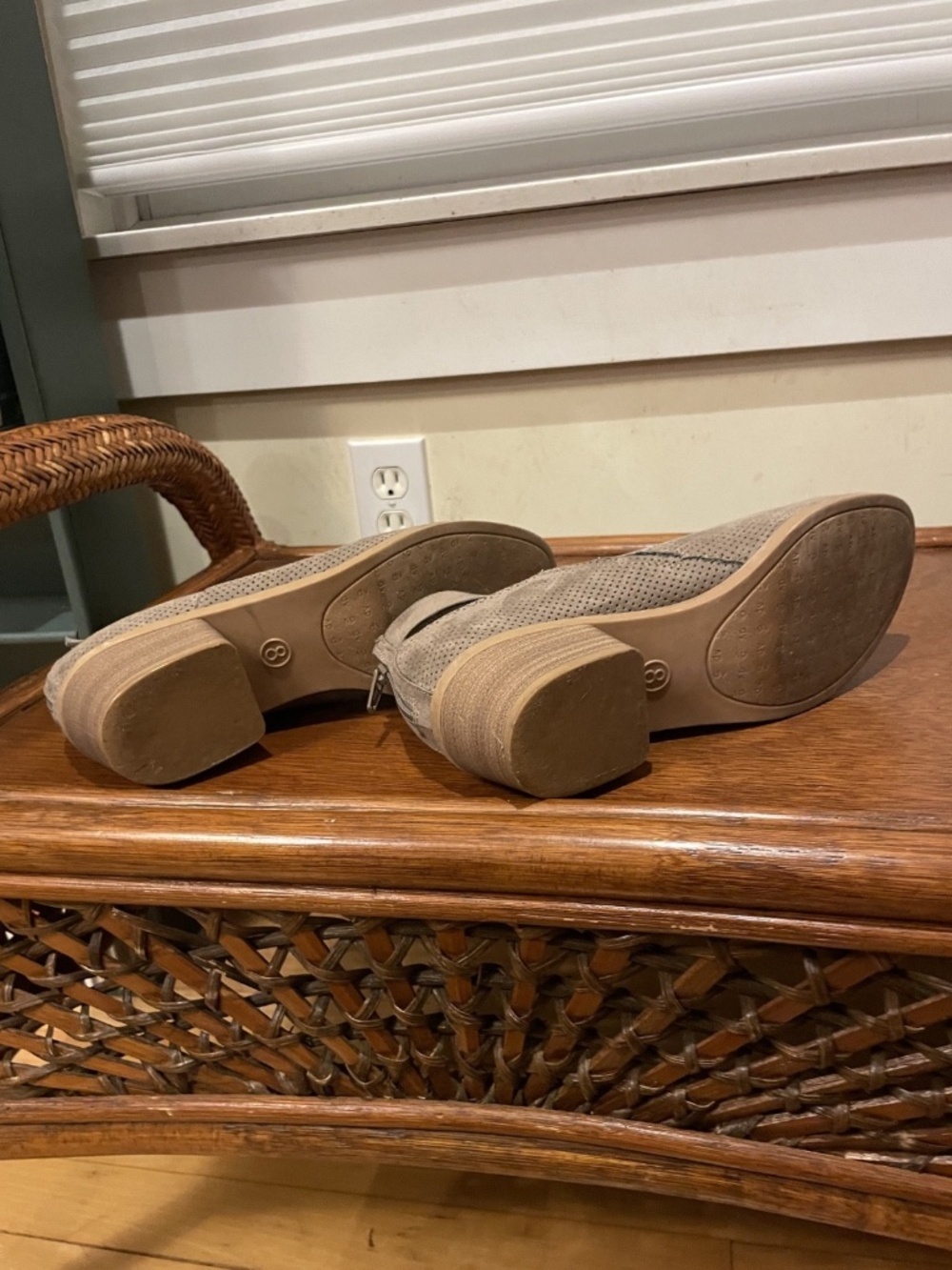 Size 8 Dolce Vita Perforated Suede Tan Ankle Booties - Picture 5 of 5